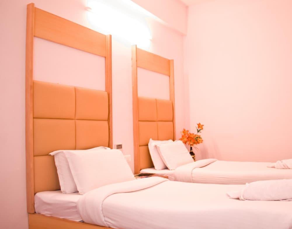 Hotel Rajadhane Madurai Exteriör bild
